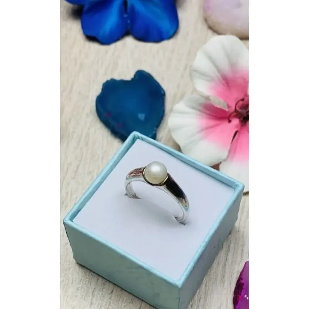 925 Sterling Silver Pearl Ring Size 8
